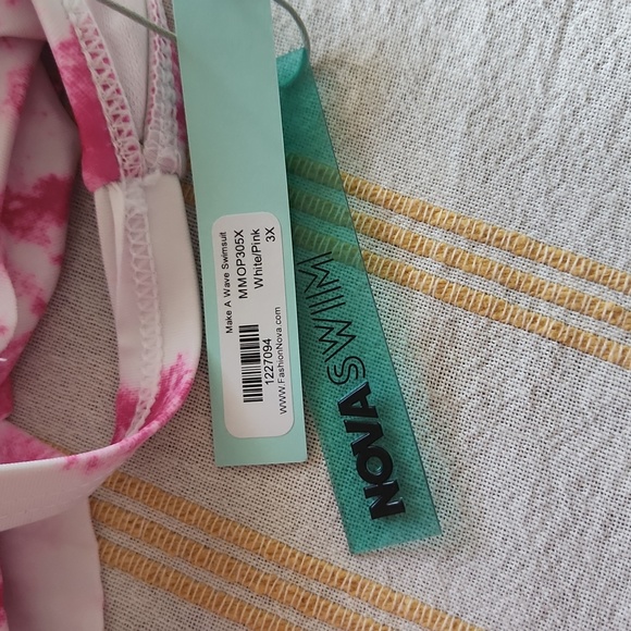 Nova Swim Pink Ruffled Swim Suit 3X - Picture 3 of 3